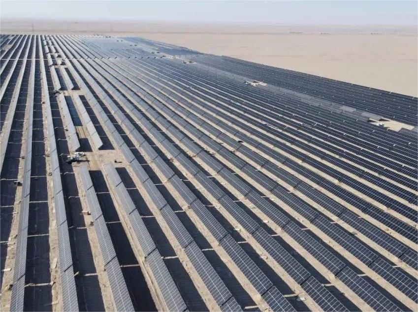 Крупномасштабный проект наземной солнечной энергии мощностью 12 МВт (Цинхай, Китай)