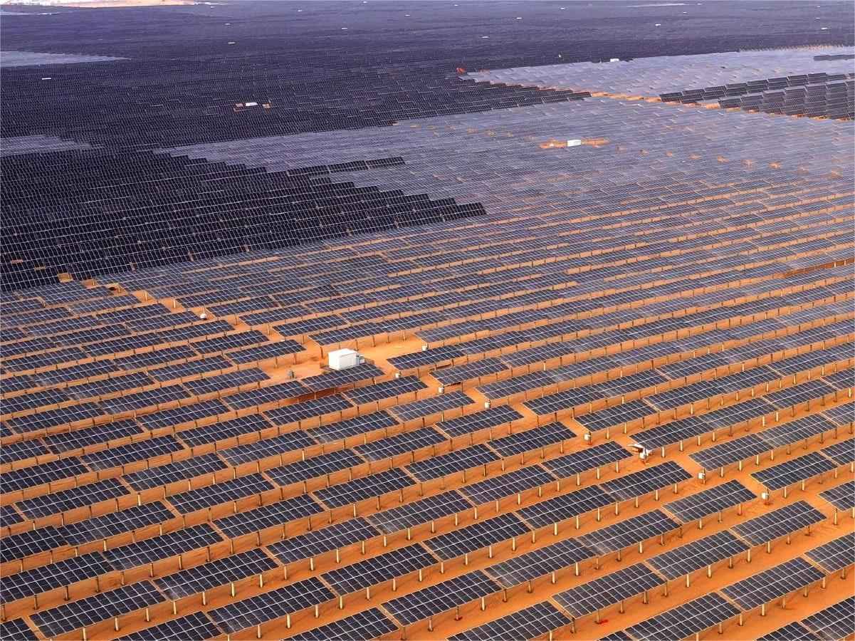 Проект солнечной электростанции мощностью 45 МВт в пустынном регионе (Нинся, Китай)